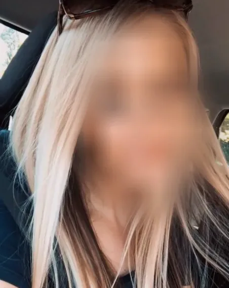 Alena, 35