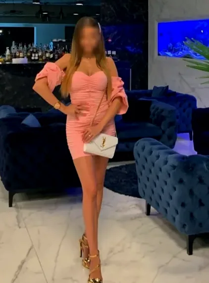 Anna, 25
