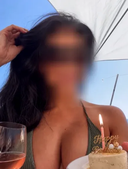 Carina, 40