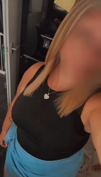 Charlotte, 28