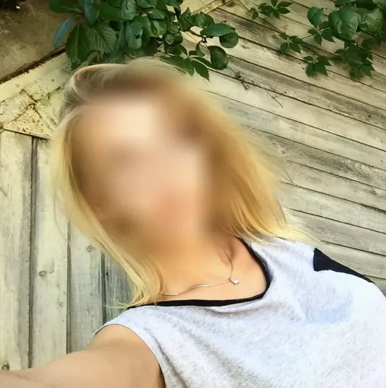 Claudia, 34