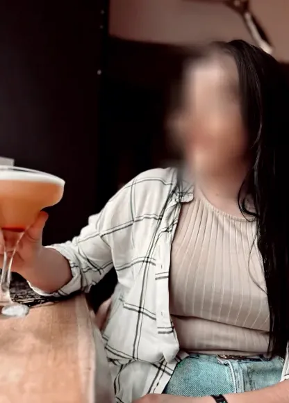 Daniela, 20