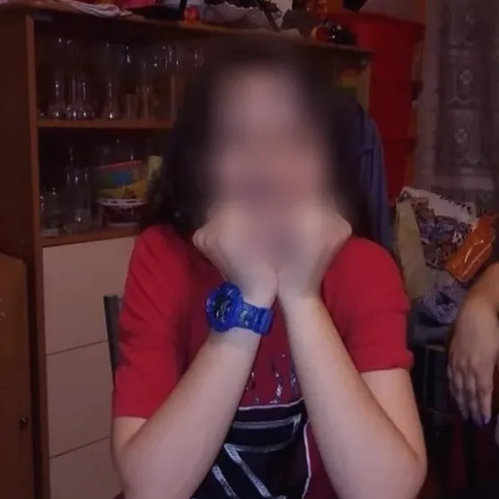 Ela, 25