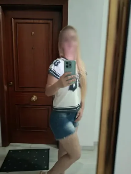 Elena, 38