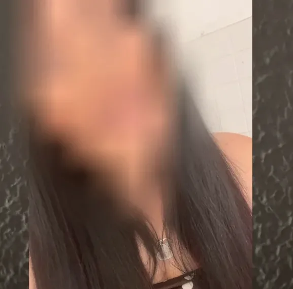 Leyla, 29