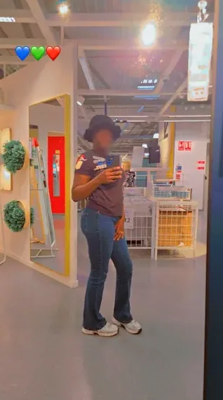 Nadine, 29