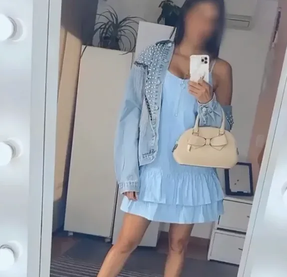Nadja, 40