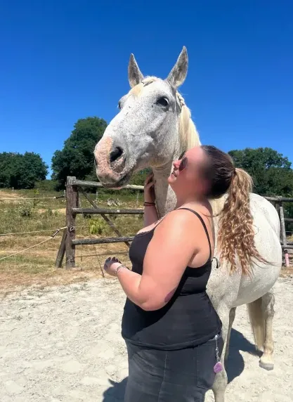Pauline, 23